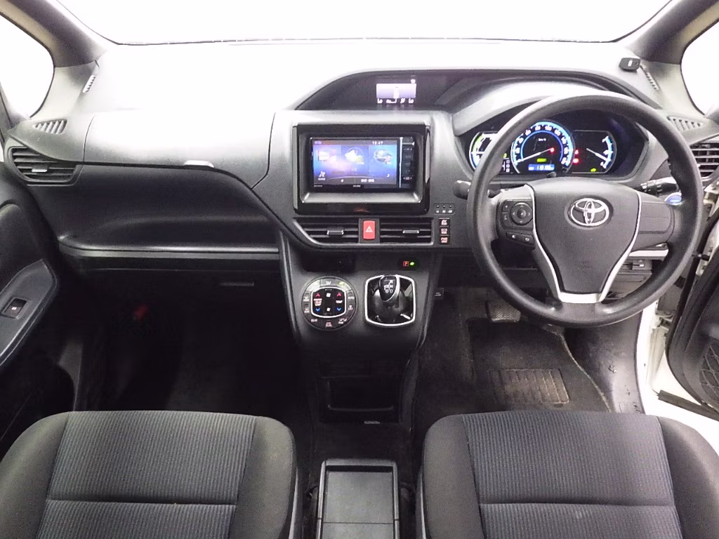 TOYOTA NOAH