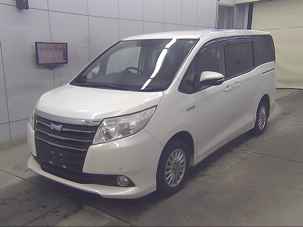 TOYOTA NOAH