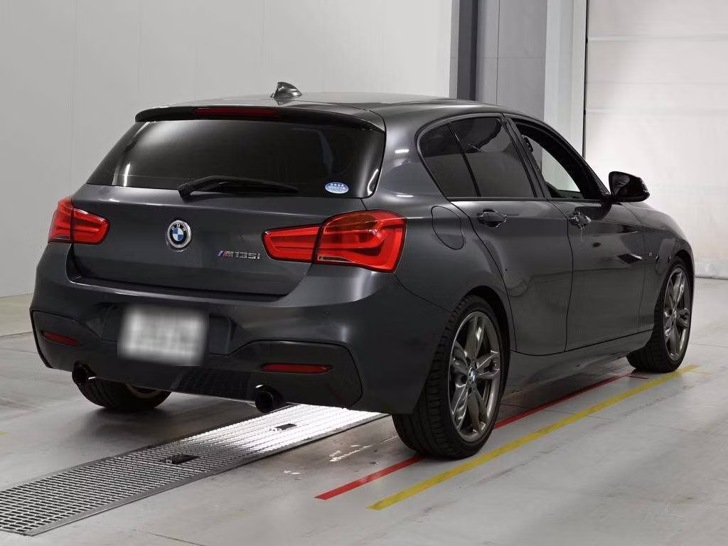 BMW 1-SERIES