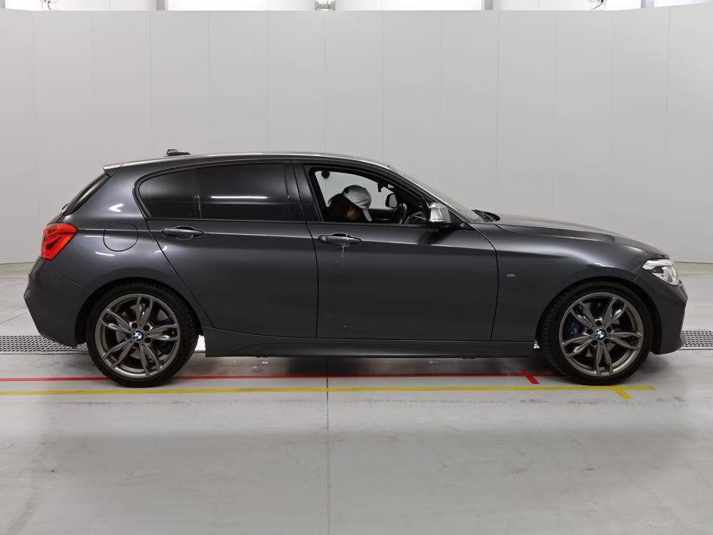 BMW 1-SERIES