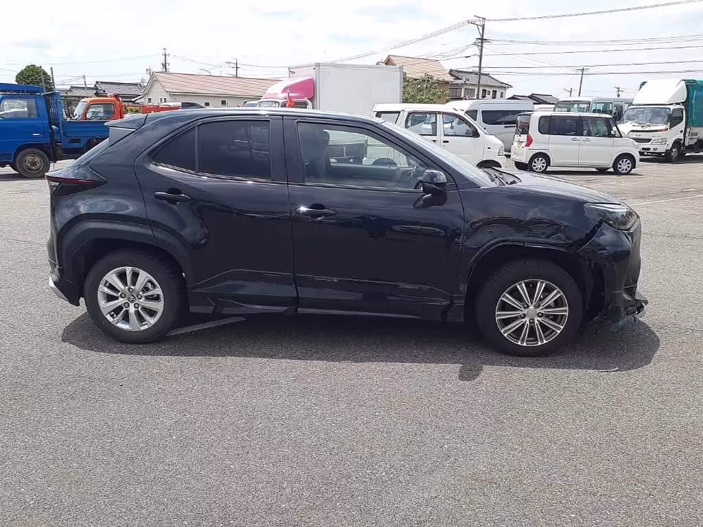 TOYOTA YARIS CROSS
