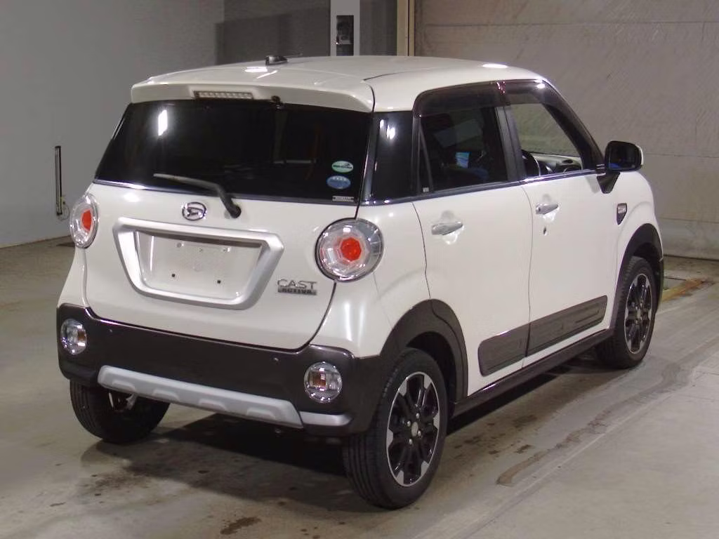DAIHATSU CAST