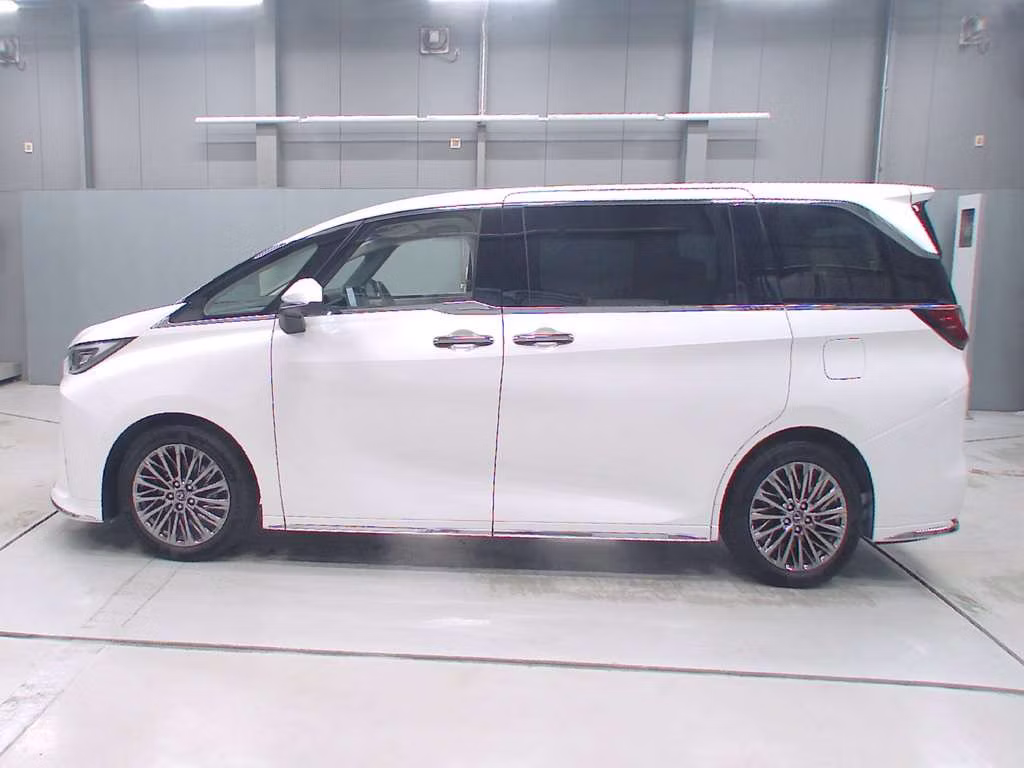 LEXUS LM500H