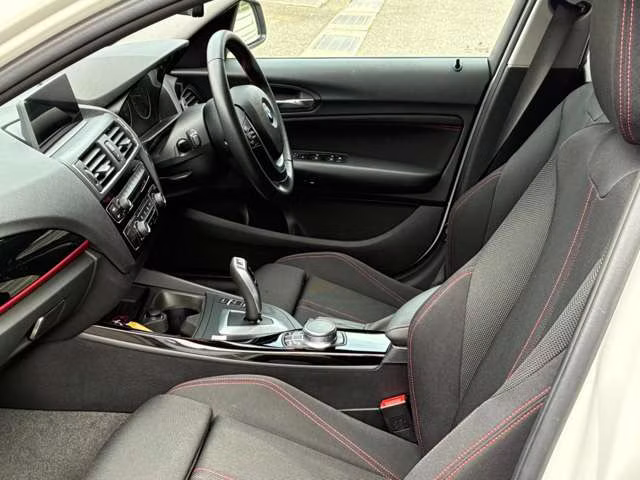 BMW 1-SERIES