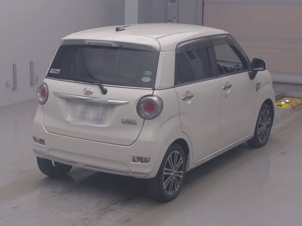 DAIHATSU CAST