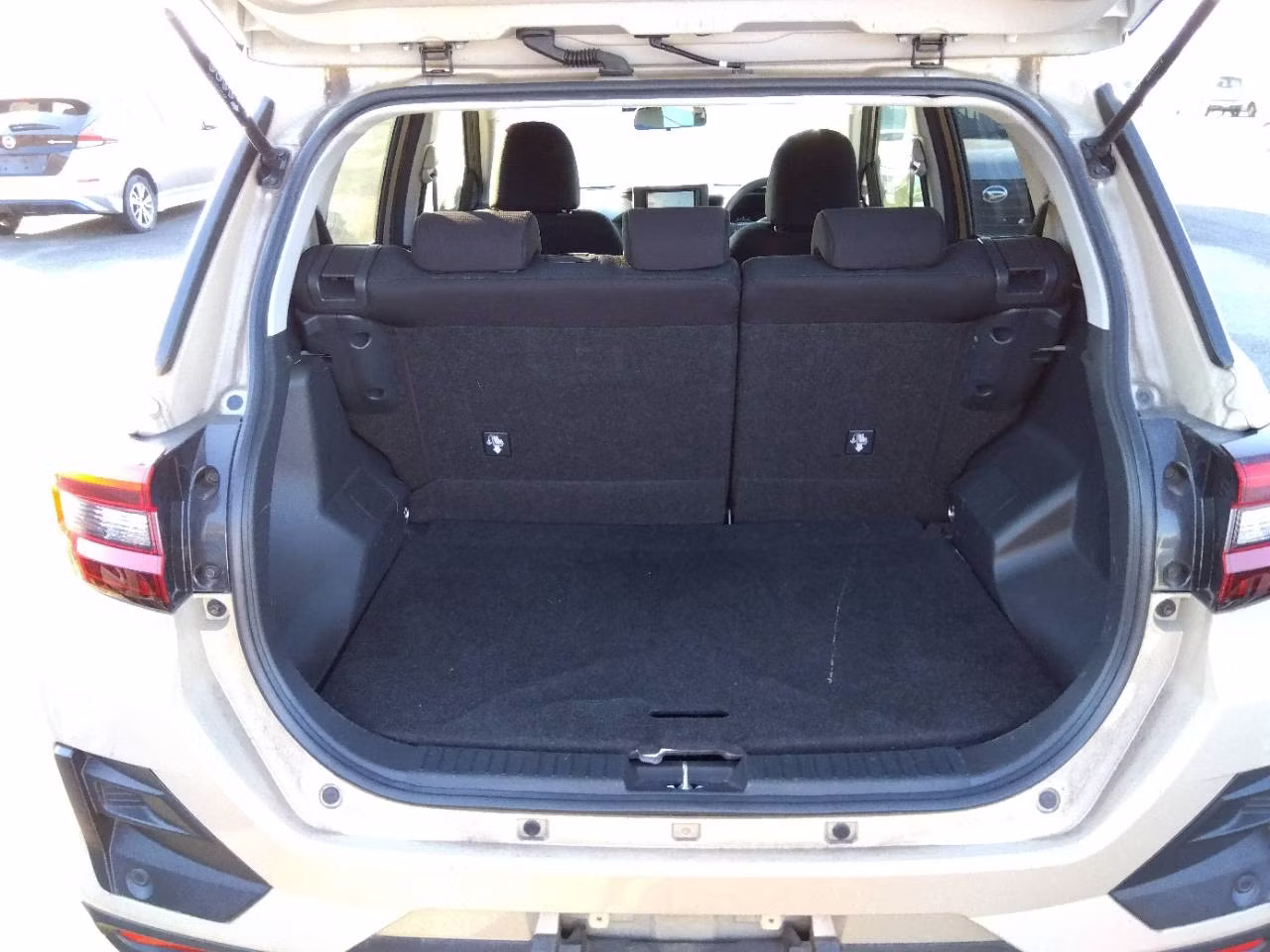 DAIHATSU ROCKY