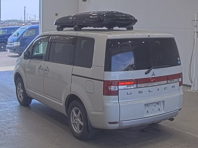 MITSUBISHI DELICA D:5