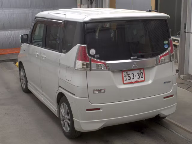 MITSUBISHI DELICA D:2