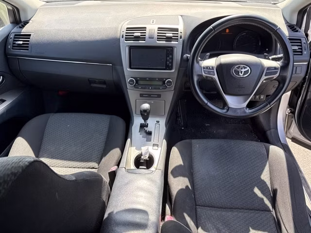 TOYOTA AVENSIS