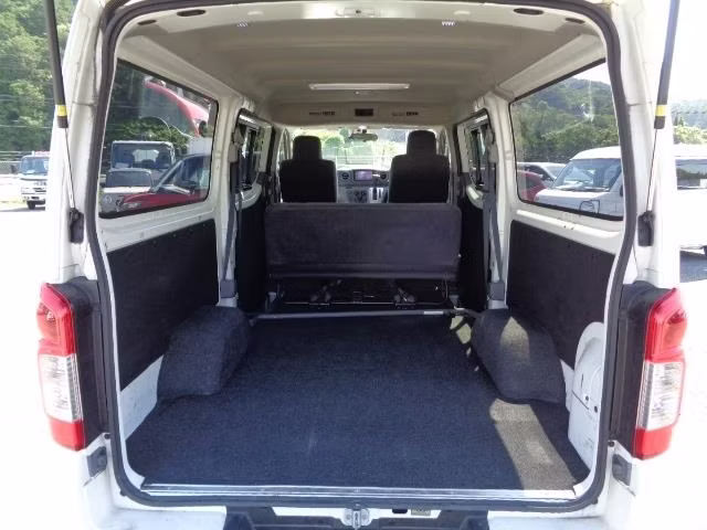 NISSAN NV350 CARAVAN