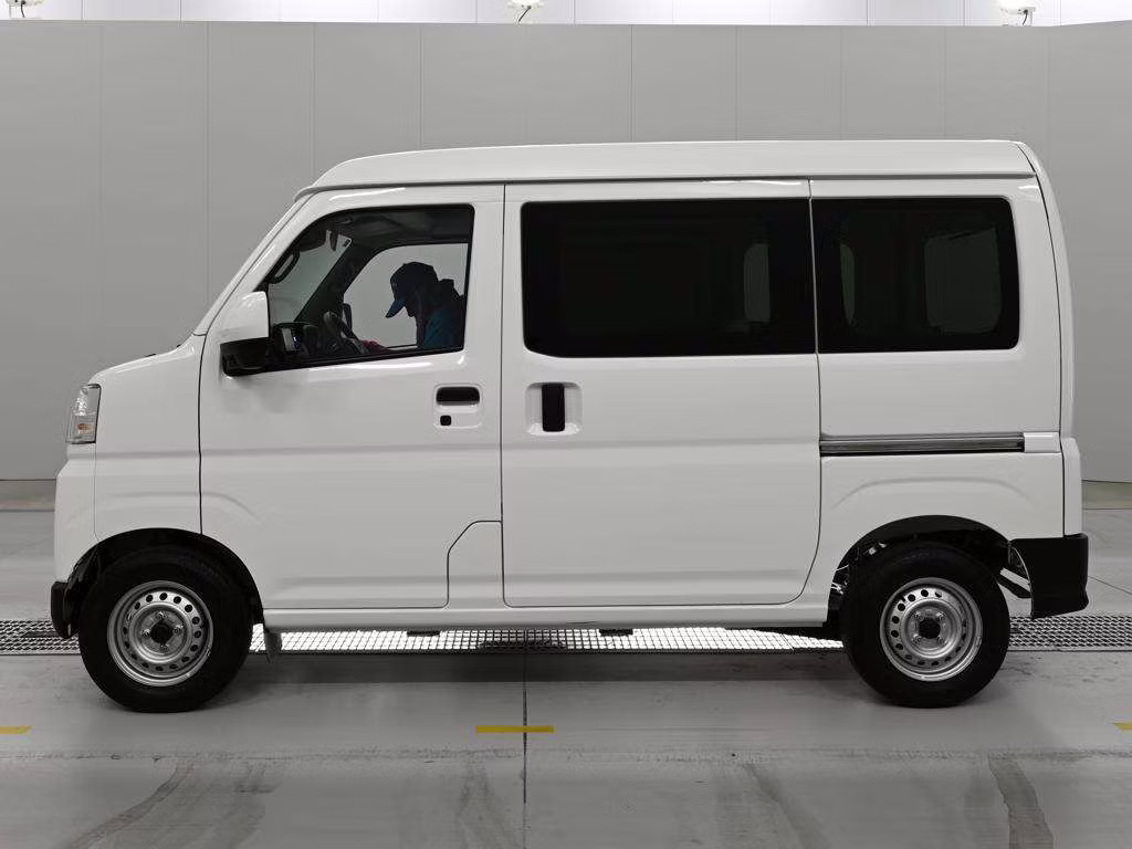 TOYOTA PIXIS VAN