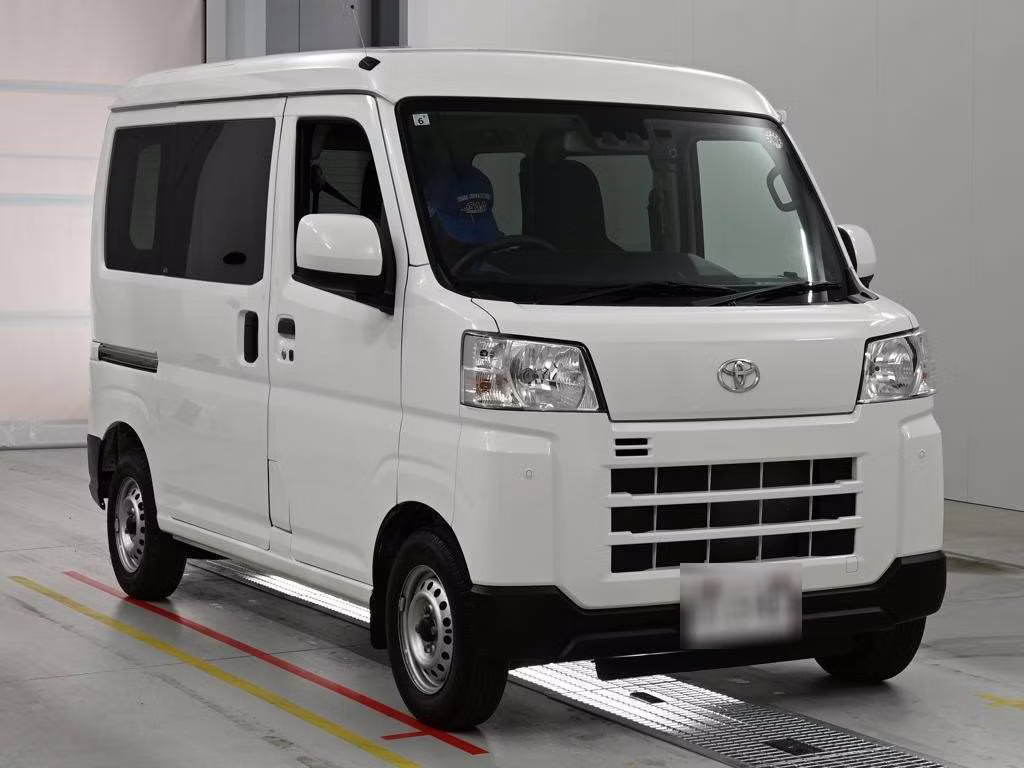 TOYOTA PIXIS VAN