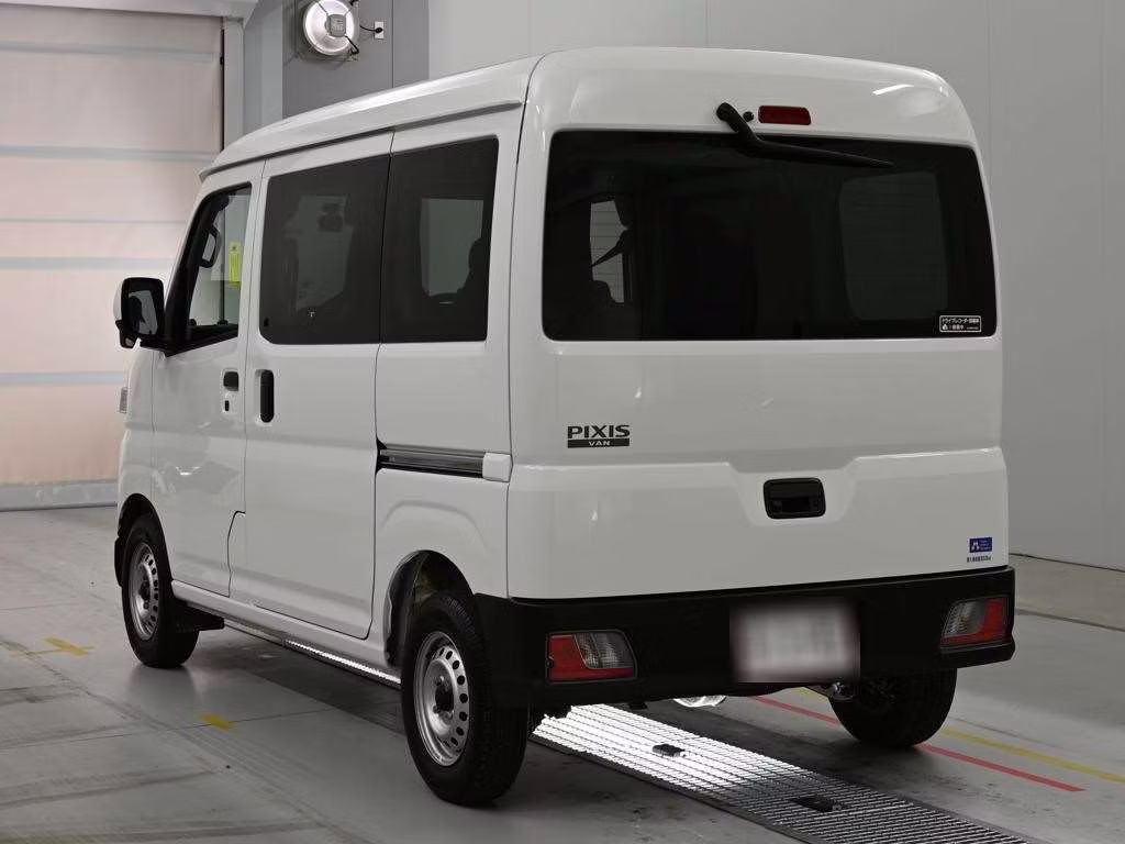 TOYOTA PIXIS VAN