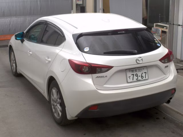 MAZDA AXELA