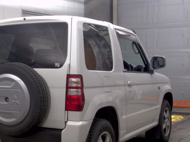 MITSUBISHI PAJERO MINI
