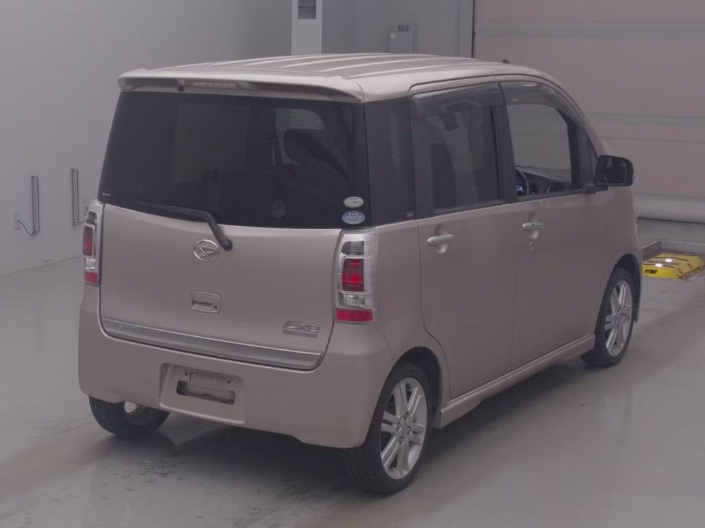 DAIHATSU TANTO EXE