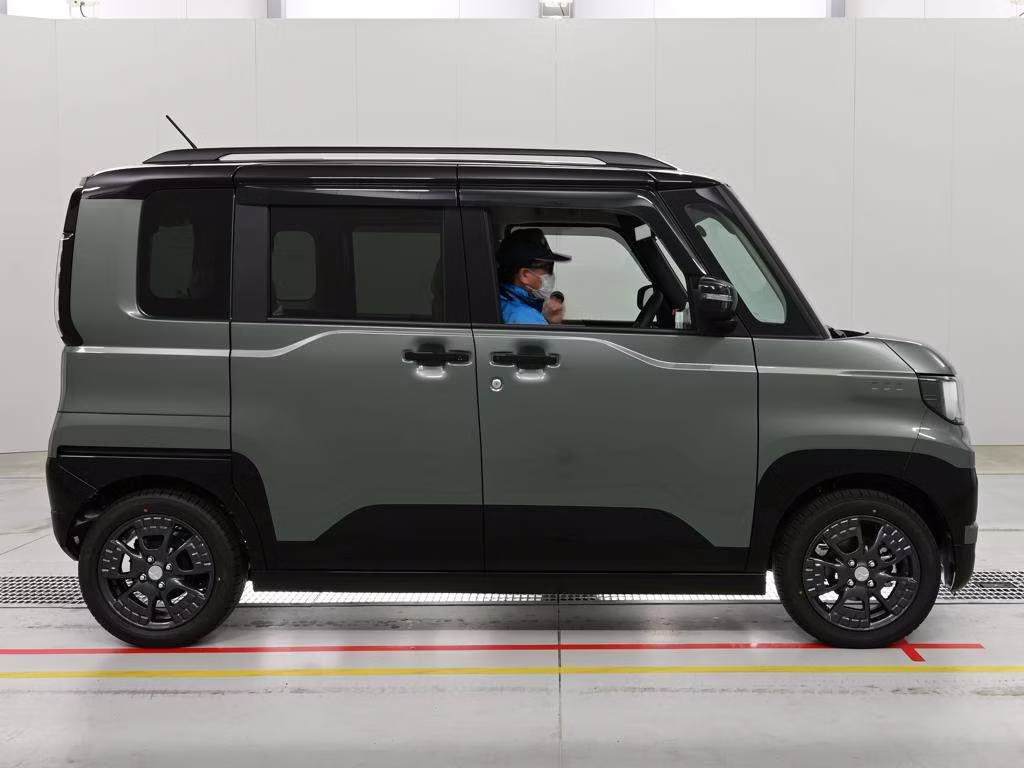 MITSUBISHI DELICA MINI