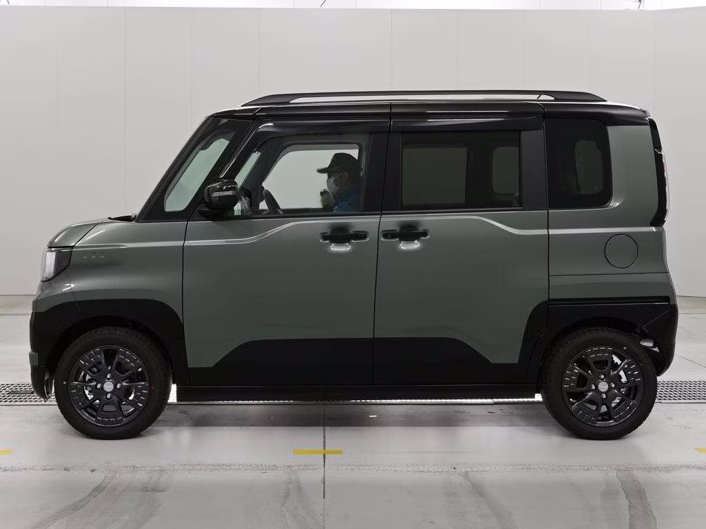 MITSUBISHI DELICA MINI
