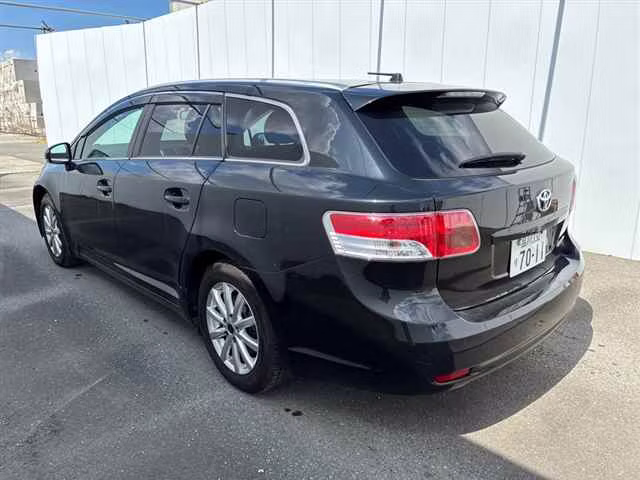 TOYOTA AVENSIS