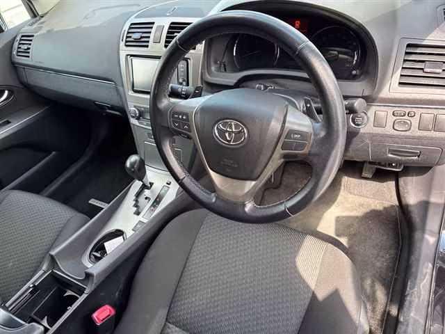 TOYOTA AVENSIS