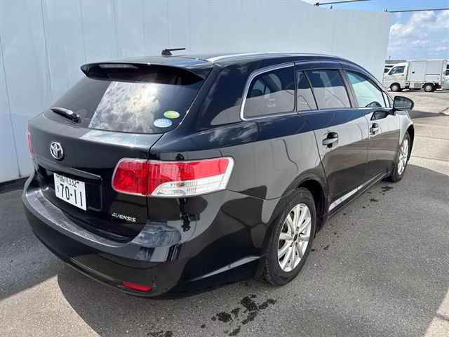 TOYOTA AVENSIS