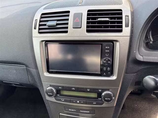 TOYOTA AVENSIS