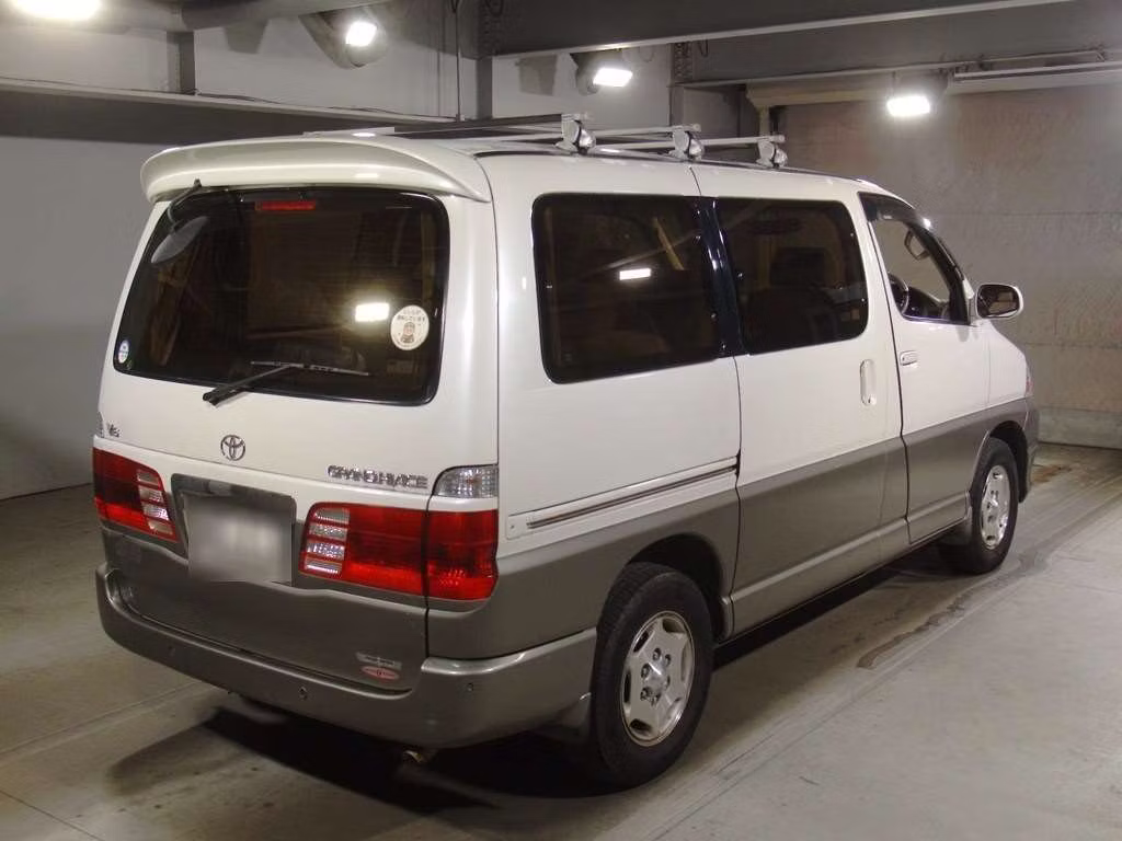 TOYOTA GRAND HIACE