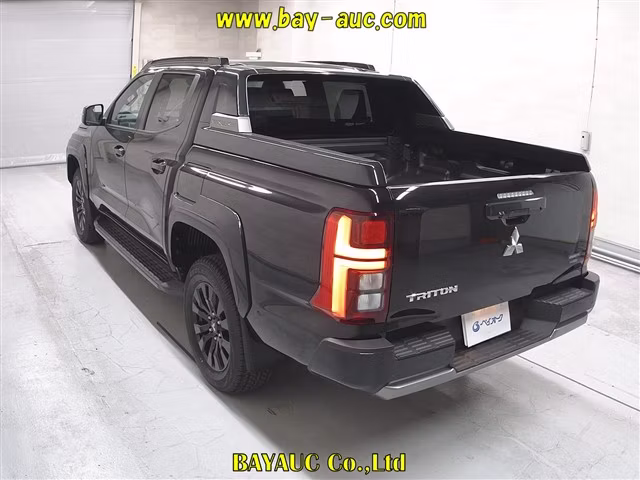 MITSUBISHI TRITON