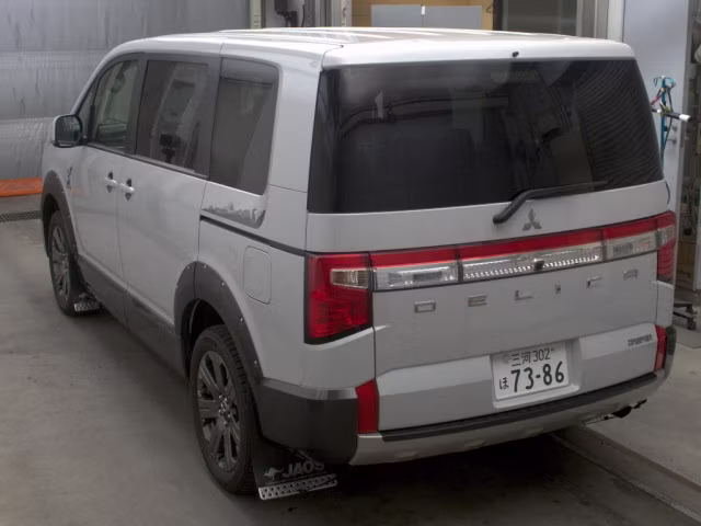 MITSUBISHI DELICA D:5