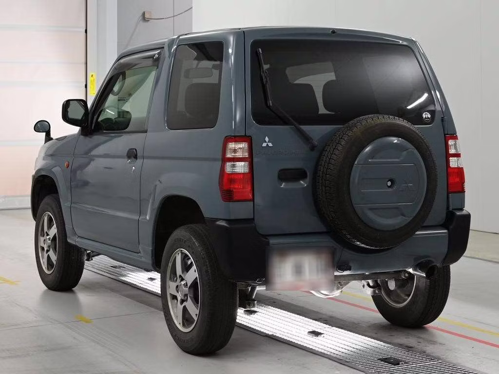 MITSUBISHI PAJERO MINI