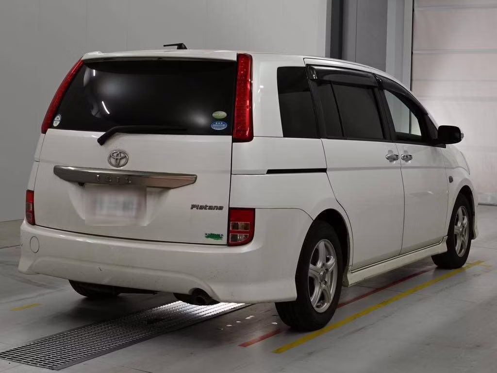 TOYOTA ISIS