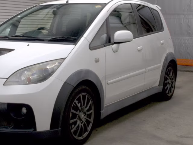 MITSUBISHI COLT