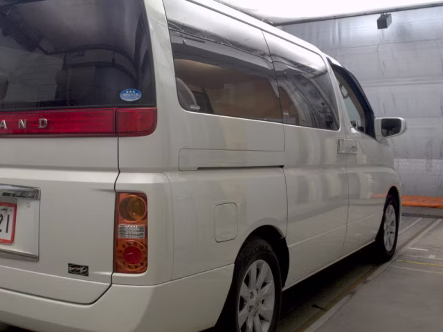 NISSAN ELGRAND