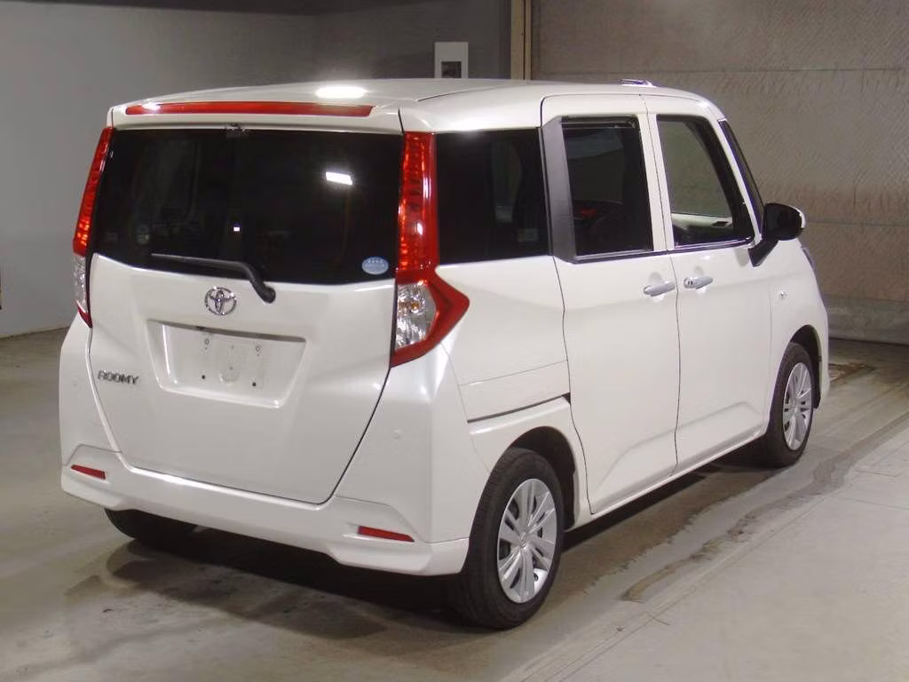 TOYOTA ROOMY