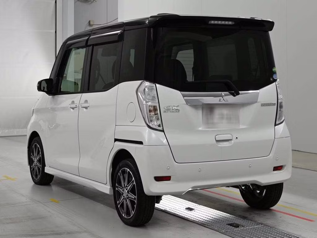 MITSUBISHI EK SPACE