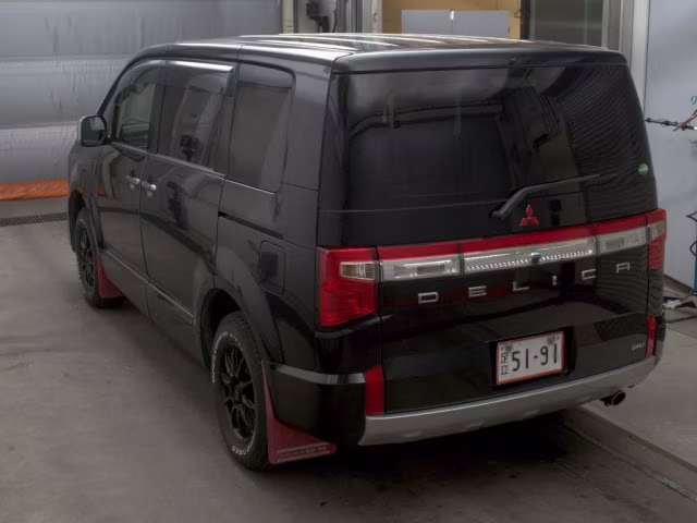 MITSUBISHI DELICA D:5