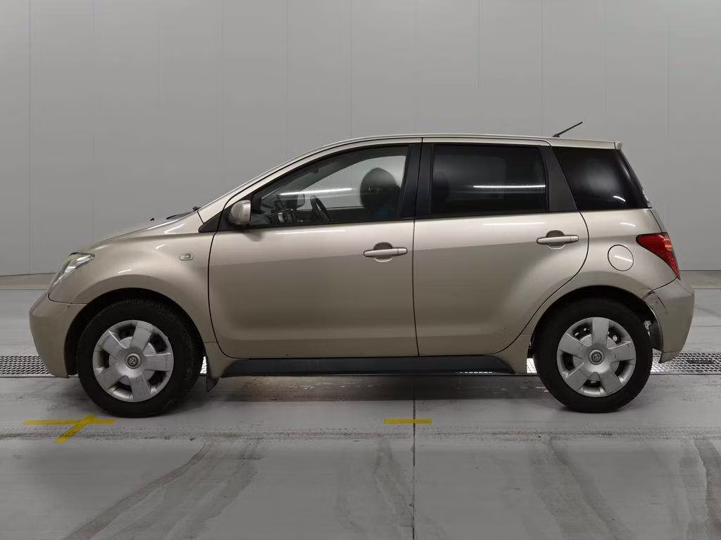 TOYOTA IST