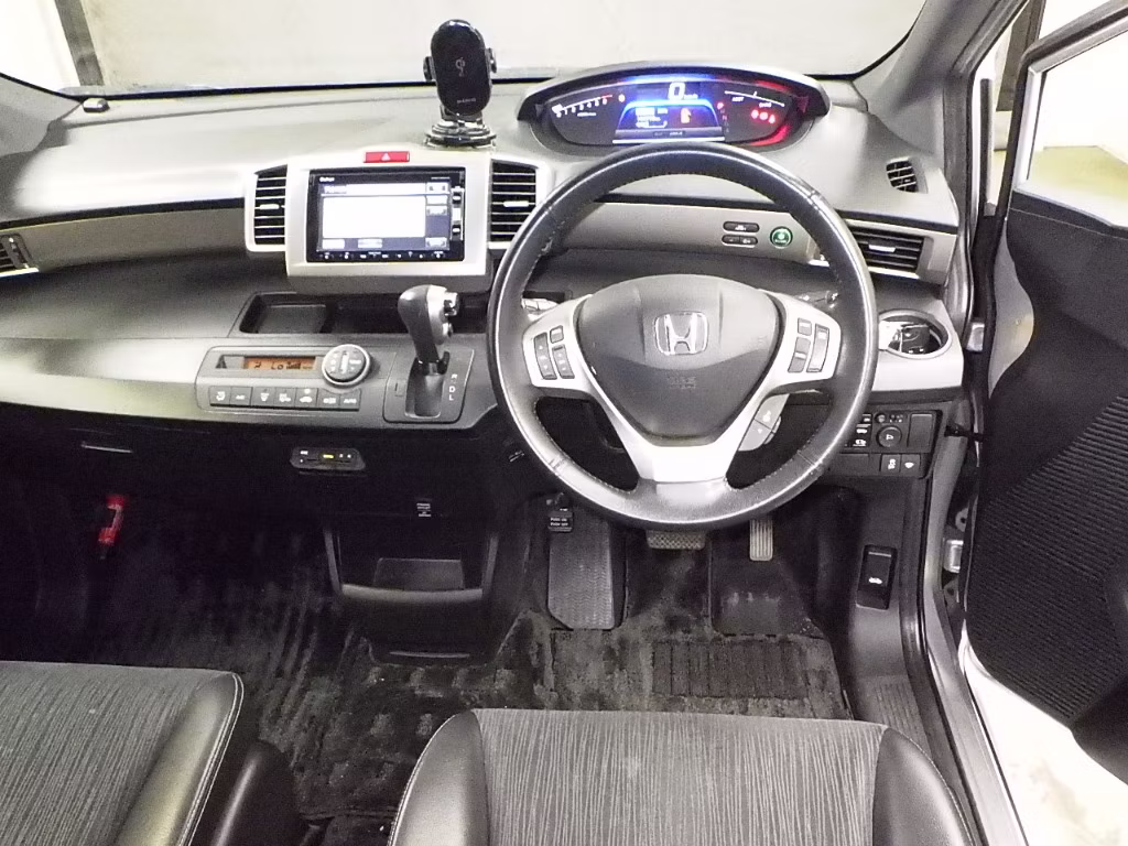 HONDA FREED SPIKE