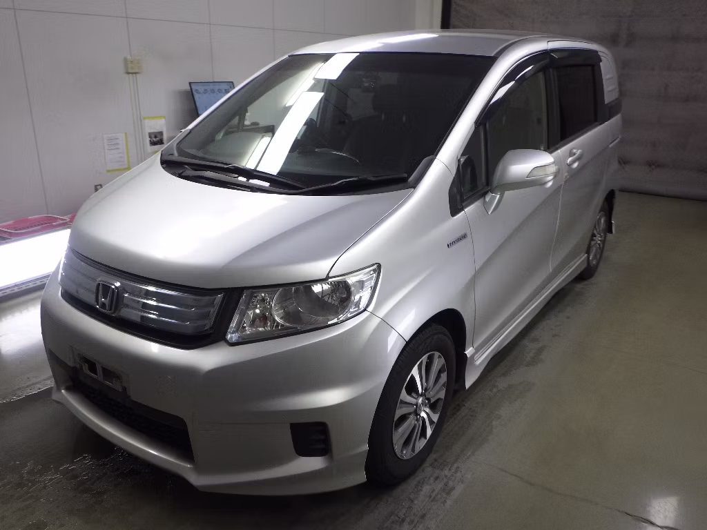 HONDA FREED SPIKE