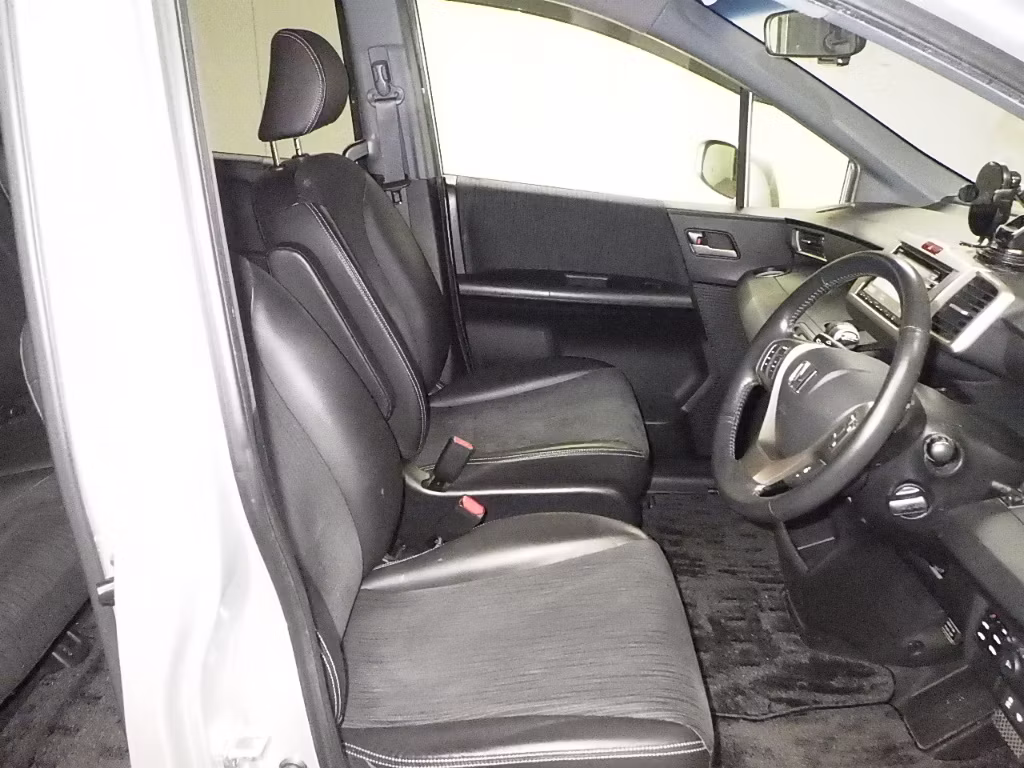 HONDA FREED SPIKE