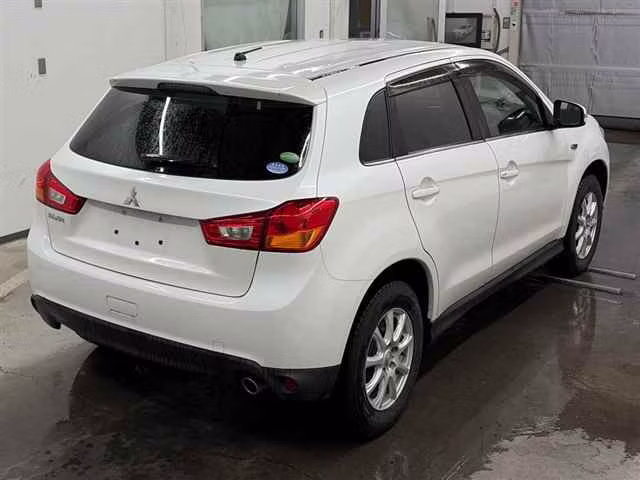 MITSUBISHI RVR