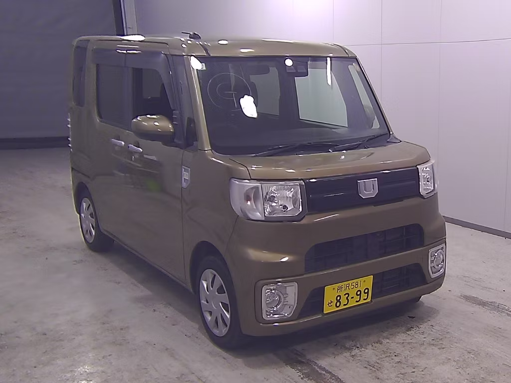 DAIHATSU WAKE