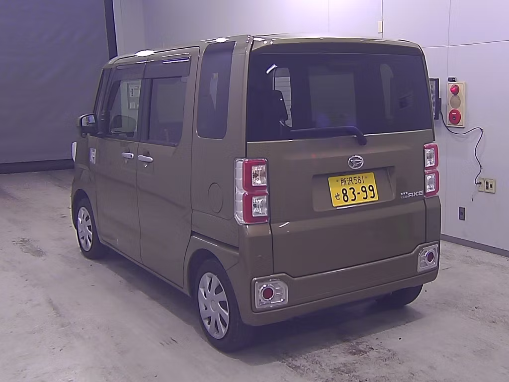 DAIHATSU WAKE