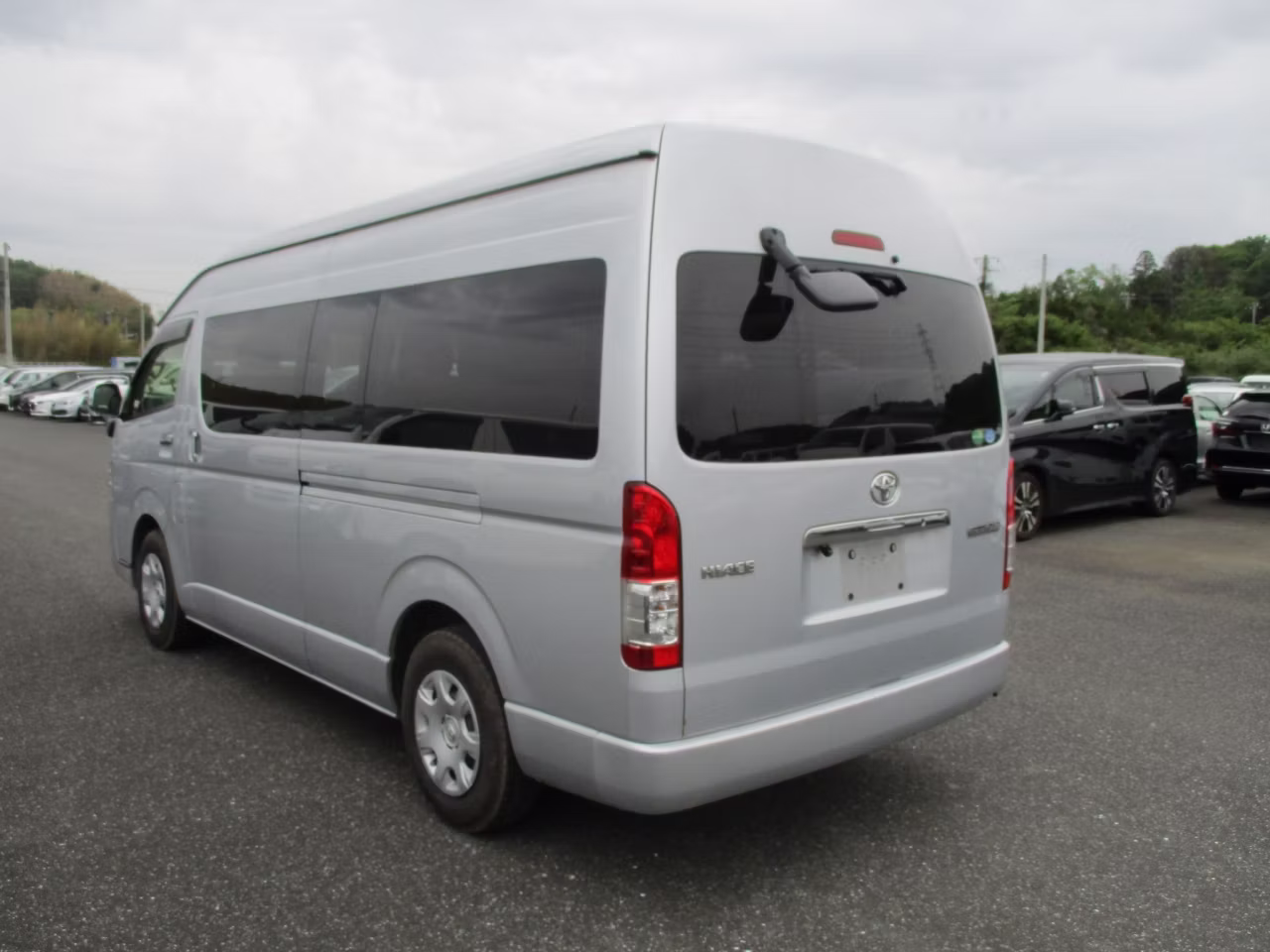 TOYOTA HIACE
