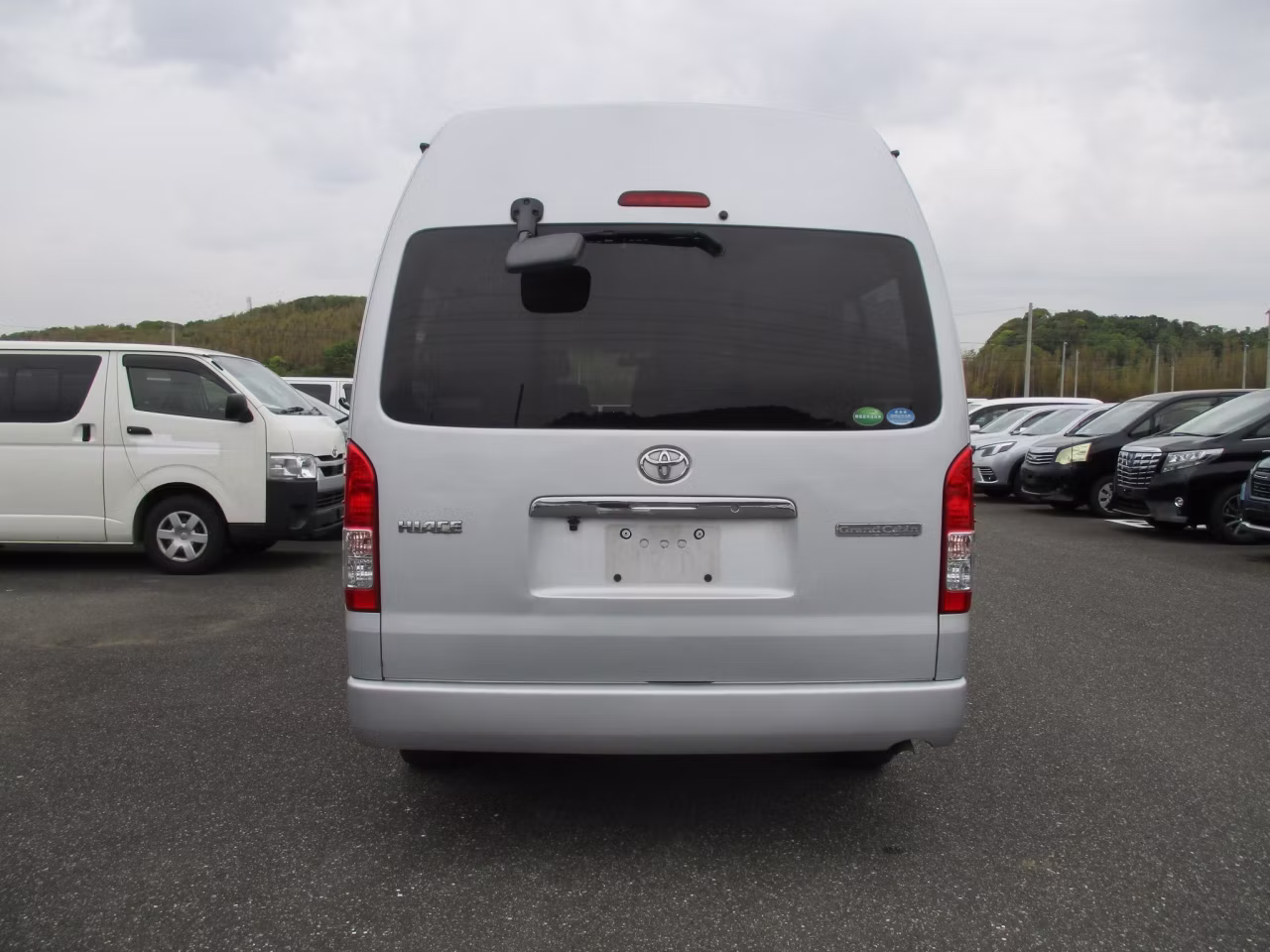 TOYOTA HIACE