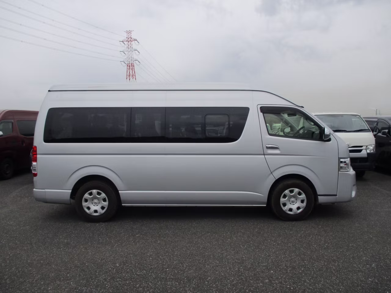 TOYOTA HIACE