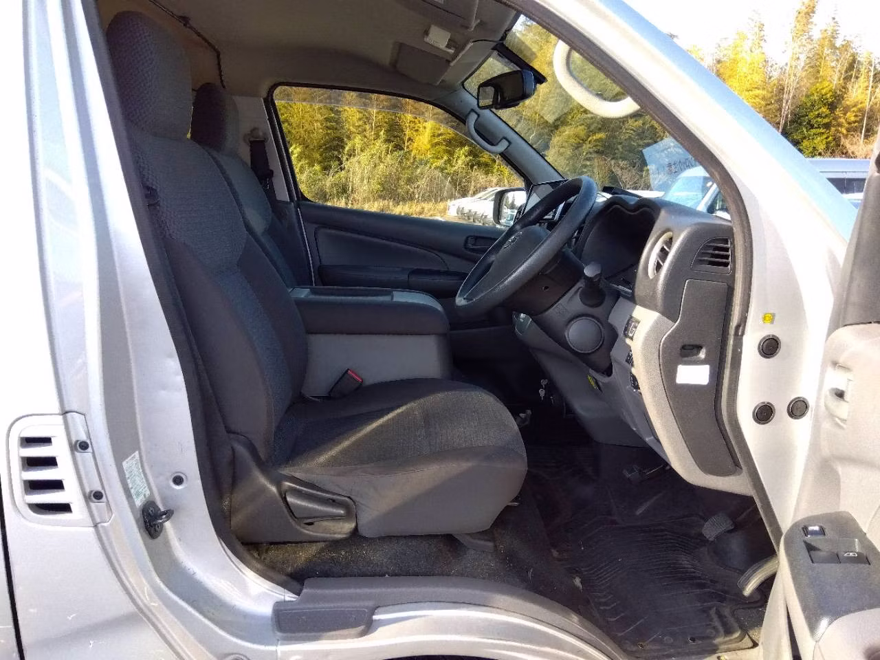 NISSAN NV350 CARAVAN