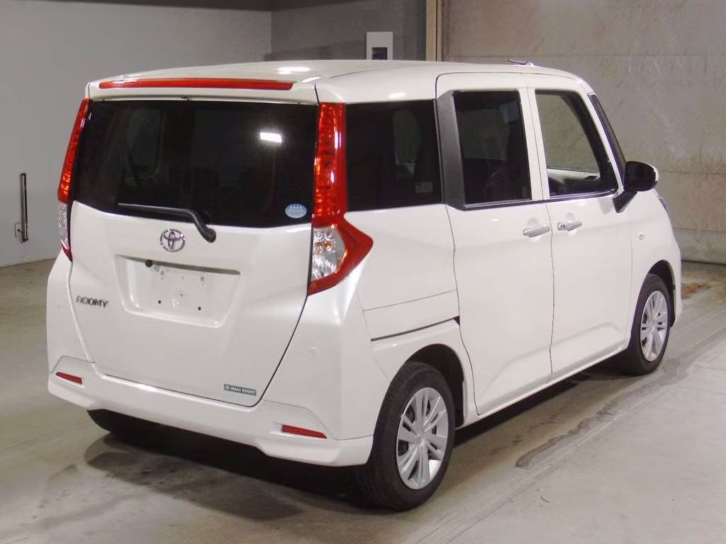 TOYOTA ROOMY