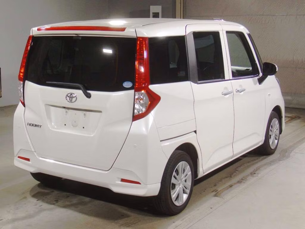 TOYOTA ROOMY