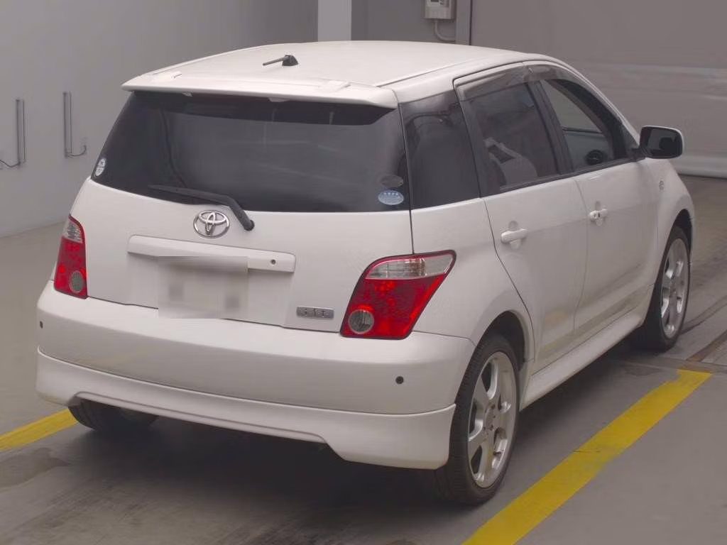 TOYOTA IST